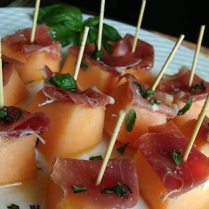 Melon and Prosciutto Bites Recipe